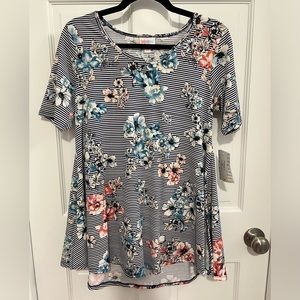 LuLaRoe Perfect T top